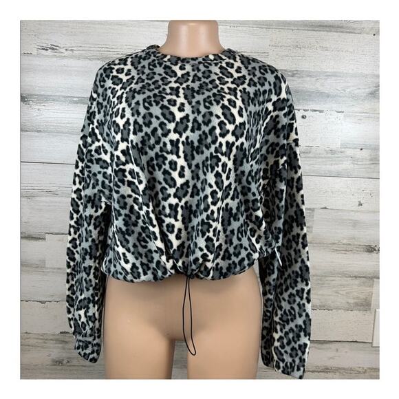 NWT Abound Nordstrom Rack Gray Leopard Cropped Fleece Top Drawstring Medium - Picture 1 of 10